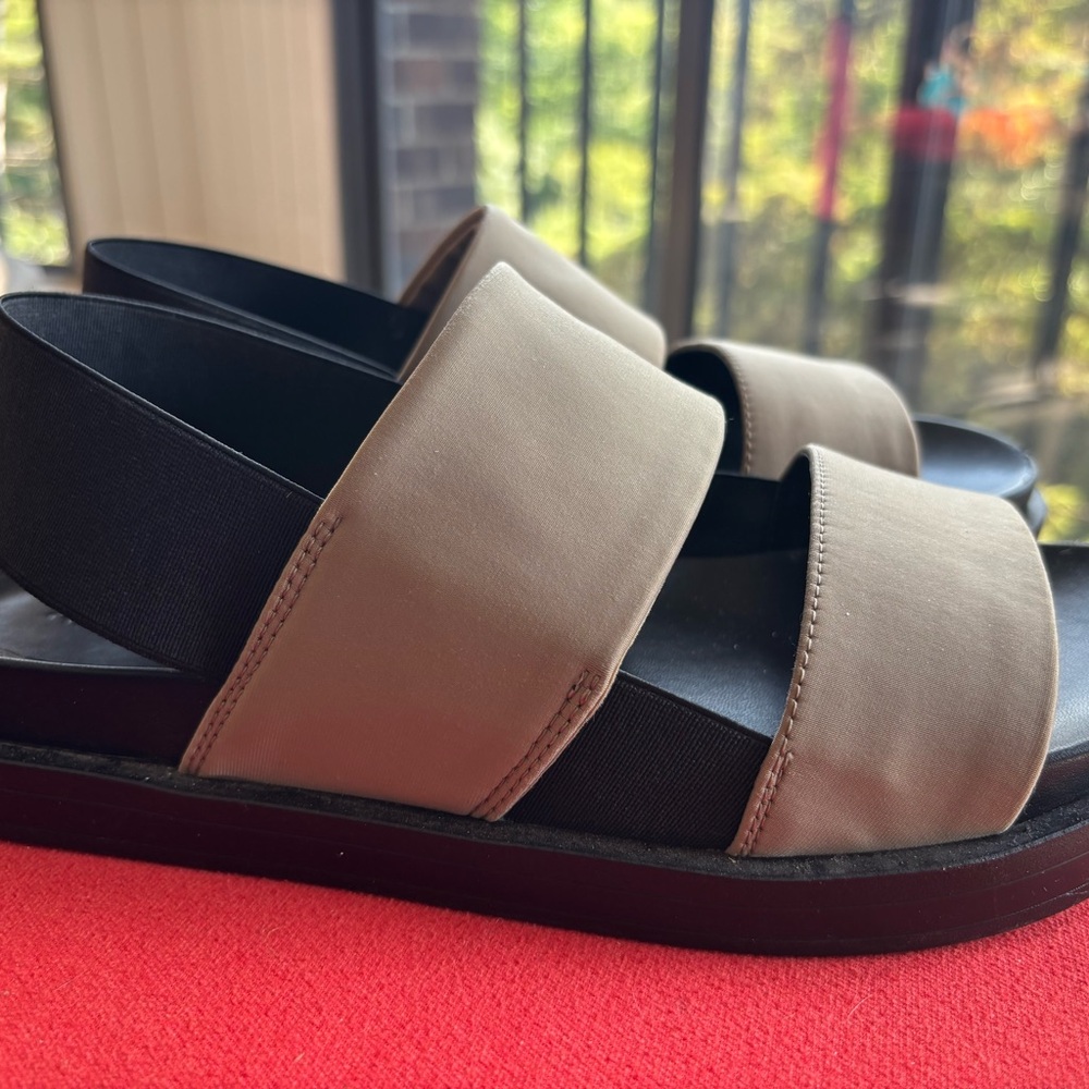 Stylish Black and Tan Aerosoles Sandals